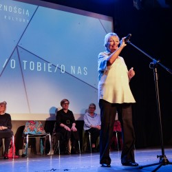 Teatr ze społecznością - O mnie/o tobie/o nas